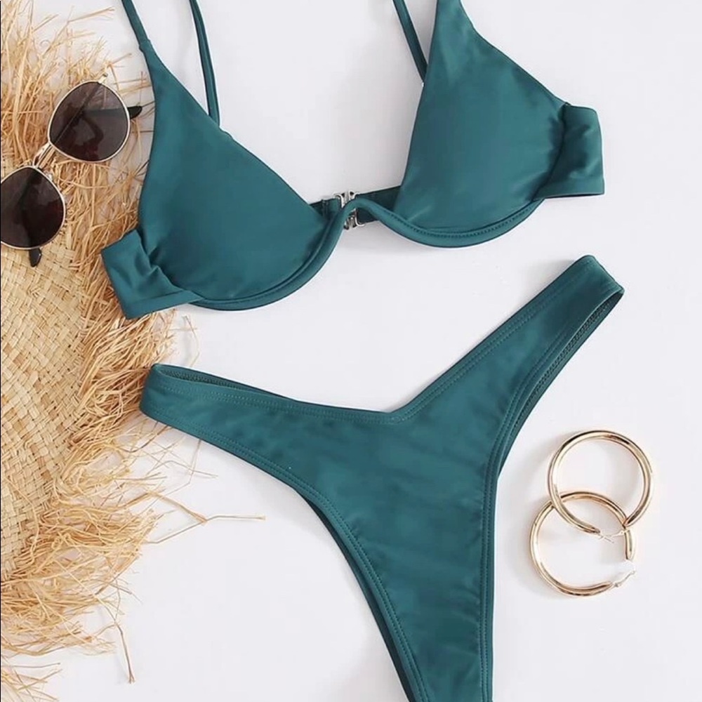 Underwire high leg bikini 👙